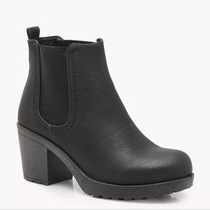 BooHoo Wide Width Chunky Heel CHELSEA BOOT 6.5
